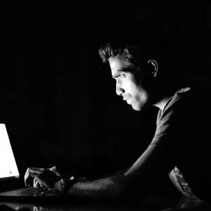 什么是51%算力攻击？